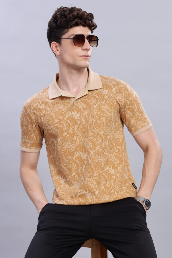 Elegant Paisley Print Polo T-Shirt – Beige & Gold Tones